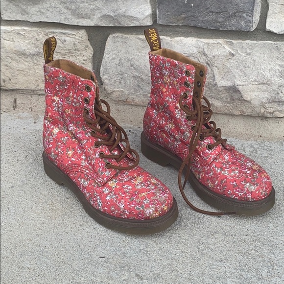 Doc Marten Page Print Coral Meadow - Picture 2 of 5